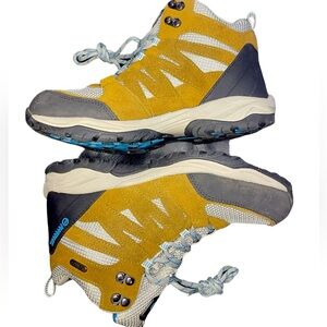 MAGELLAN HIKING BOOTS